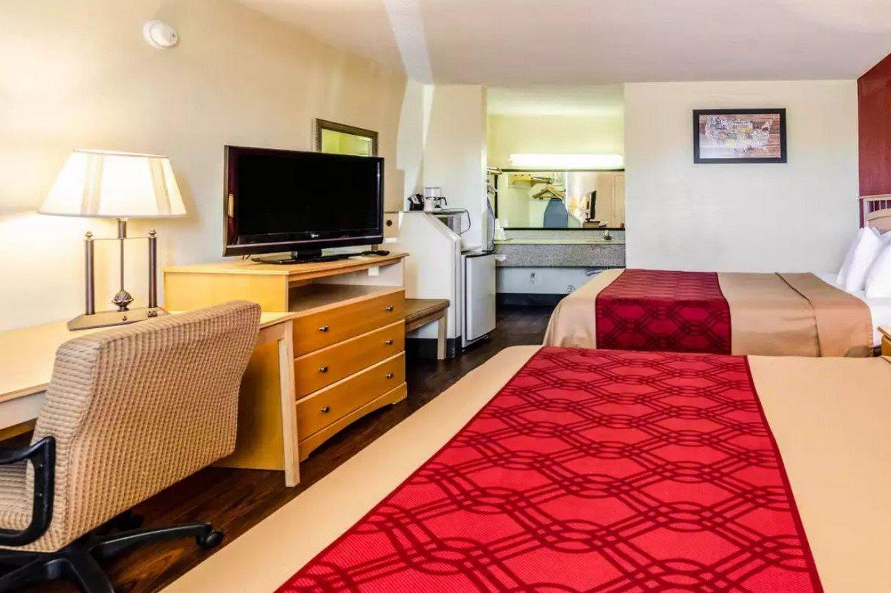 Econo Lodge Christiansburg-Blacksburg I-81 Esterno foto