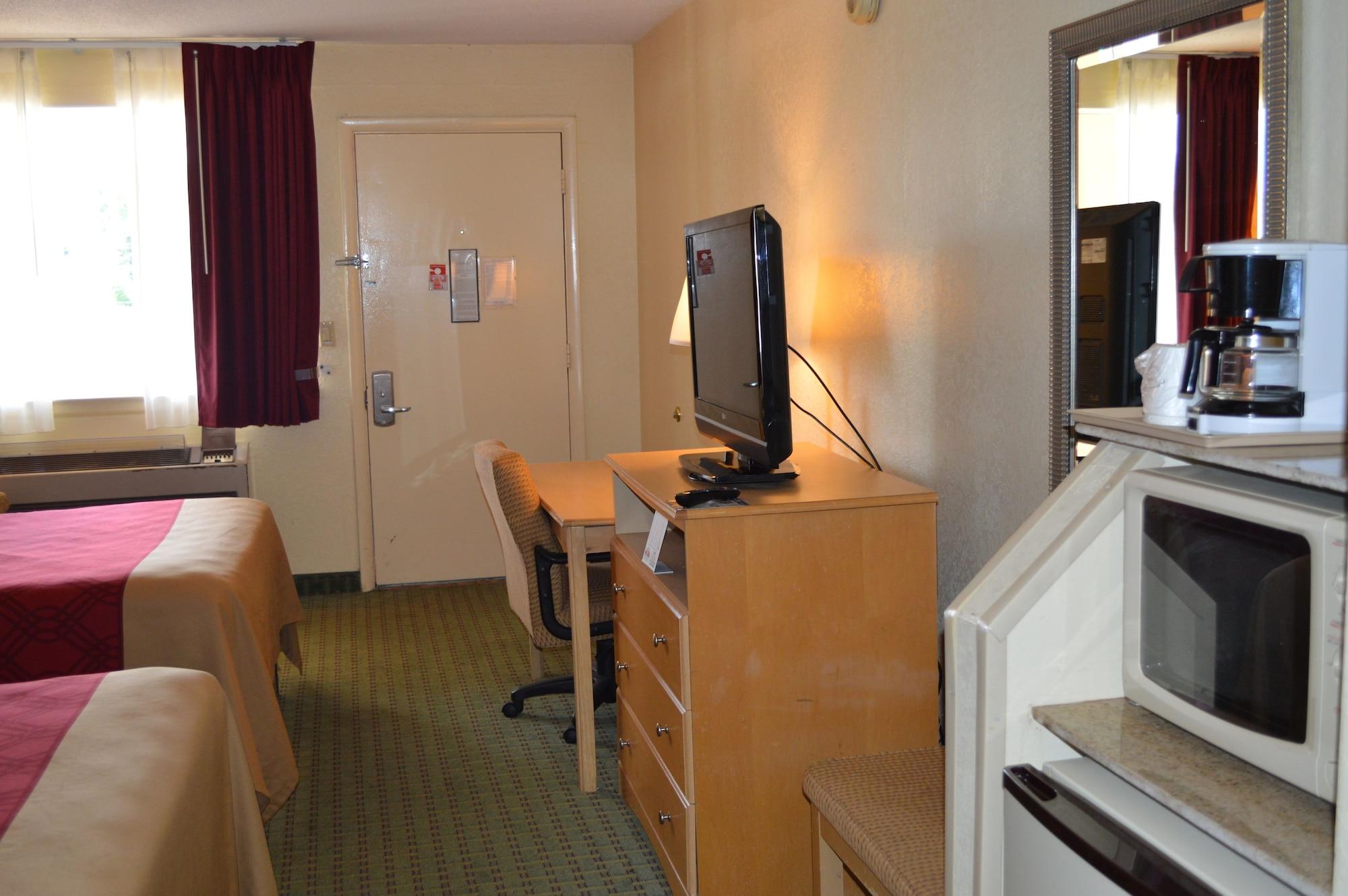 Econo Lodge Christiansburg-Blacksburg I-81 Esterno foto