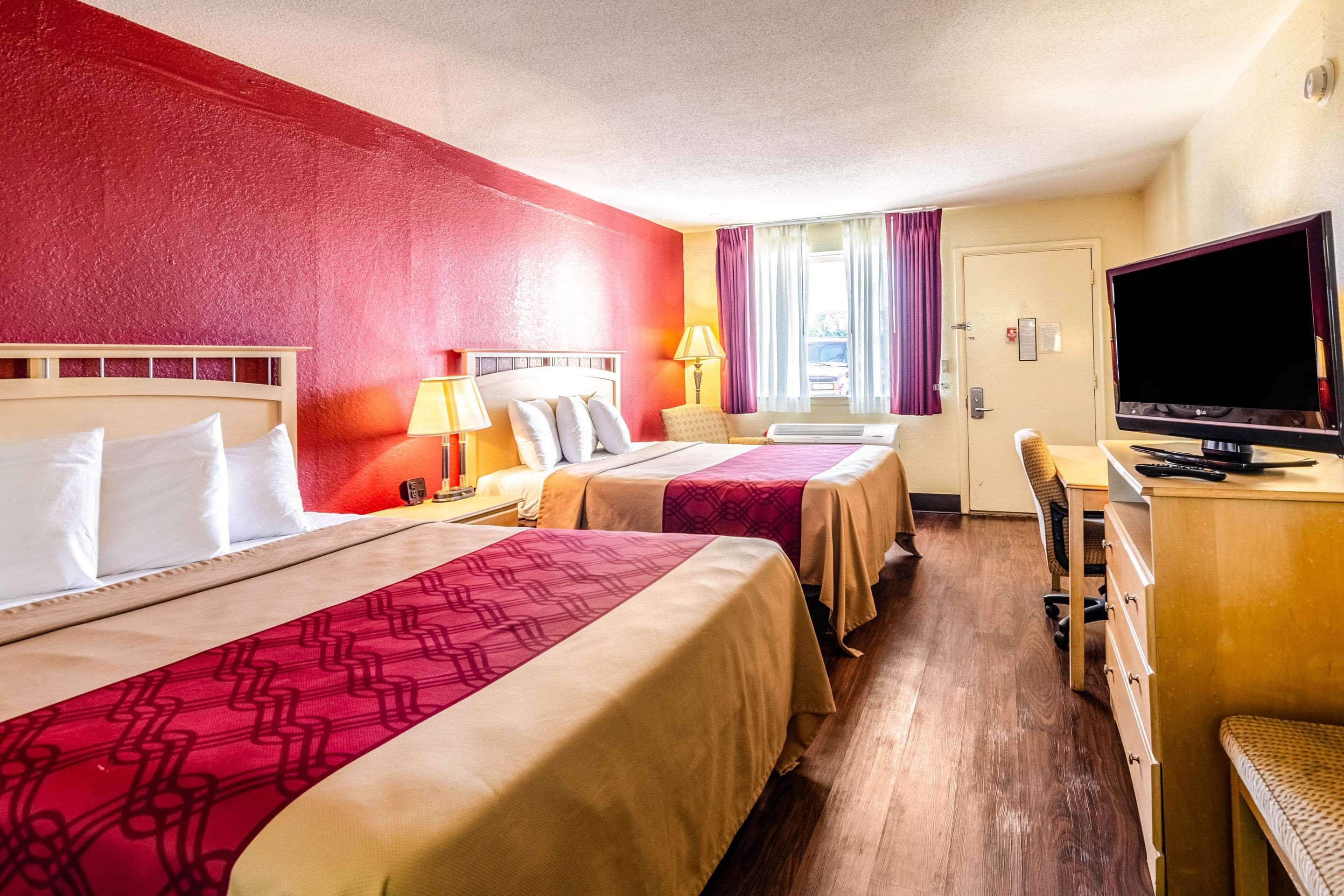 Econo Lodge Christiansburg-Blacksburg I-81 Esterno foto