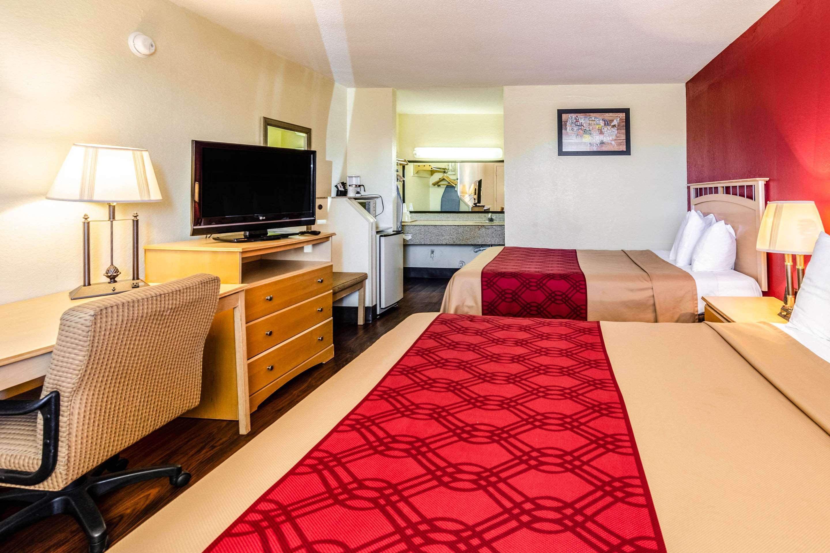 Econo Lodge Christiansburg-Blacksburg I-81 Esterno foto