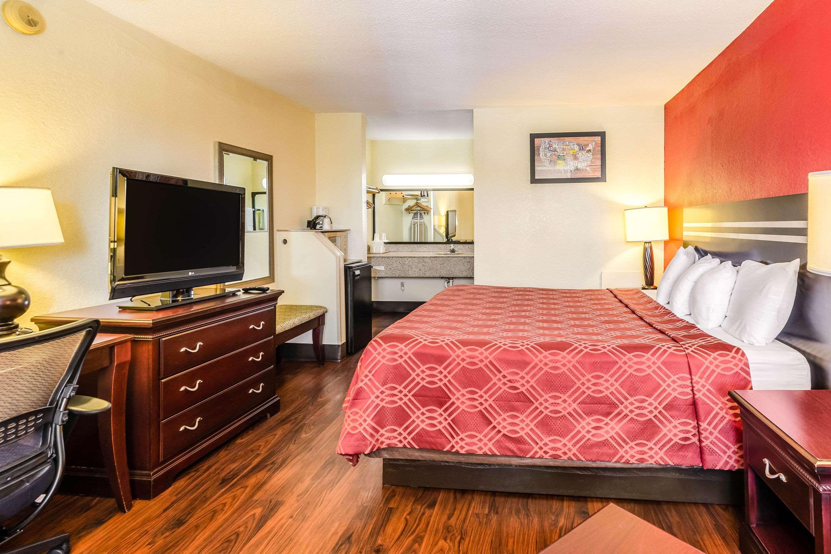 Econo Lodge Christiansburg-Blacksburg I-81 Esterno foto