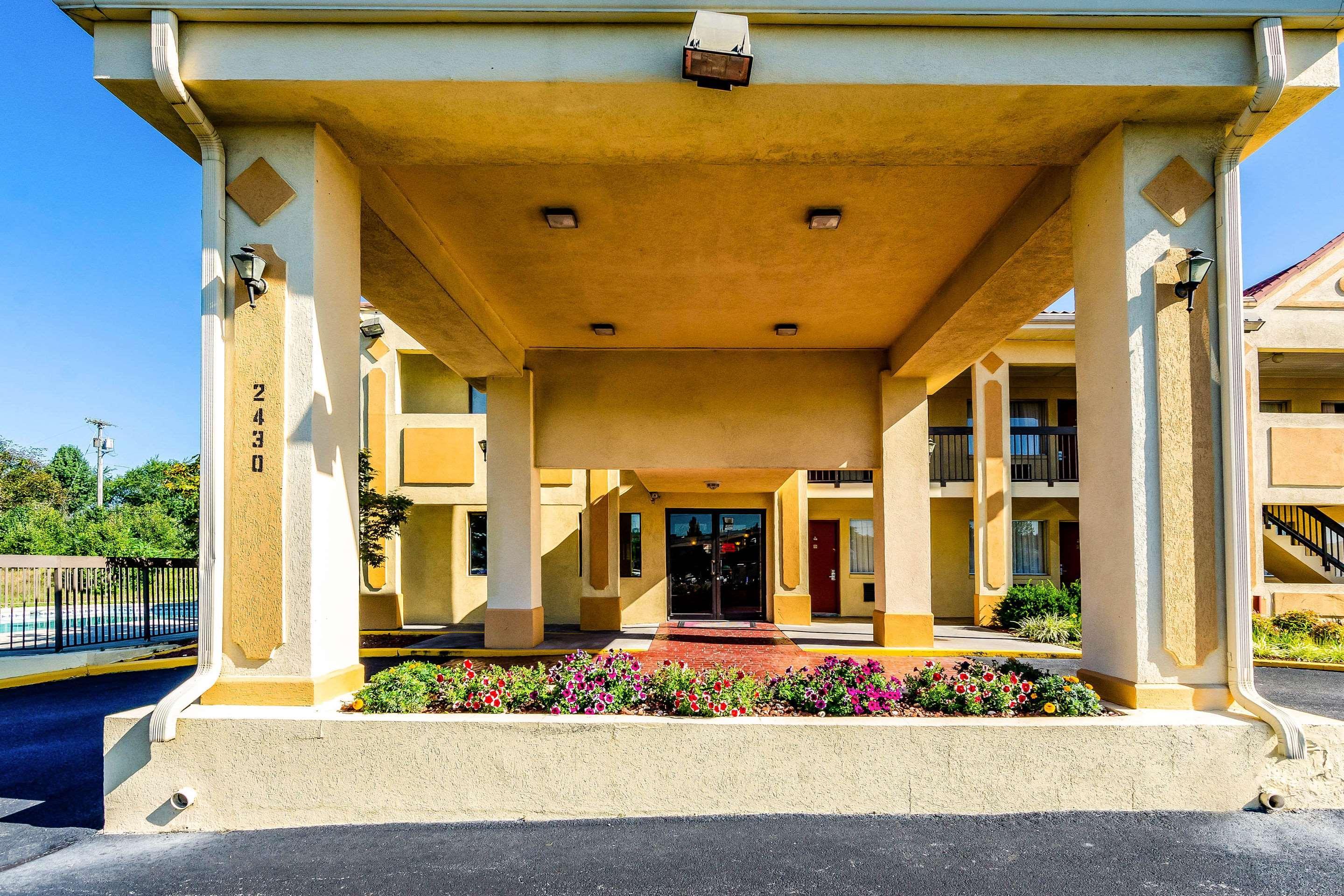 Econo Lodge Christiansburg-Blacksburg I-81 Esterno foto