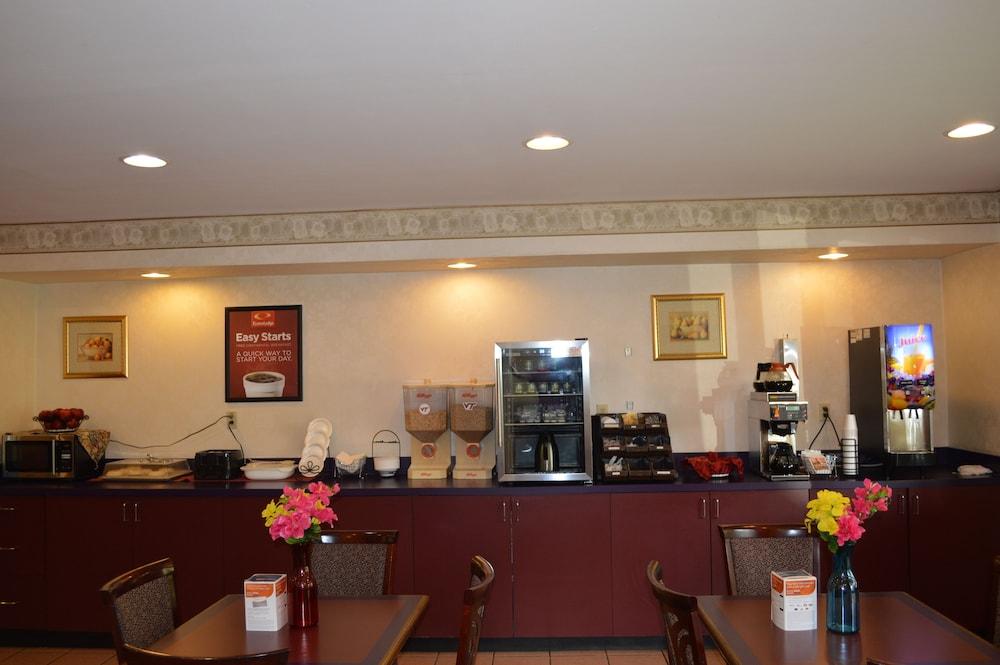 Econo Lodge Christiansburg-Blacksburg I-81 Esterno foto