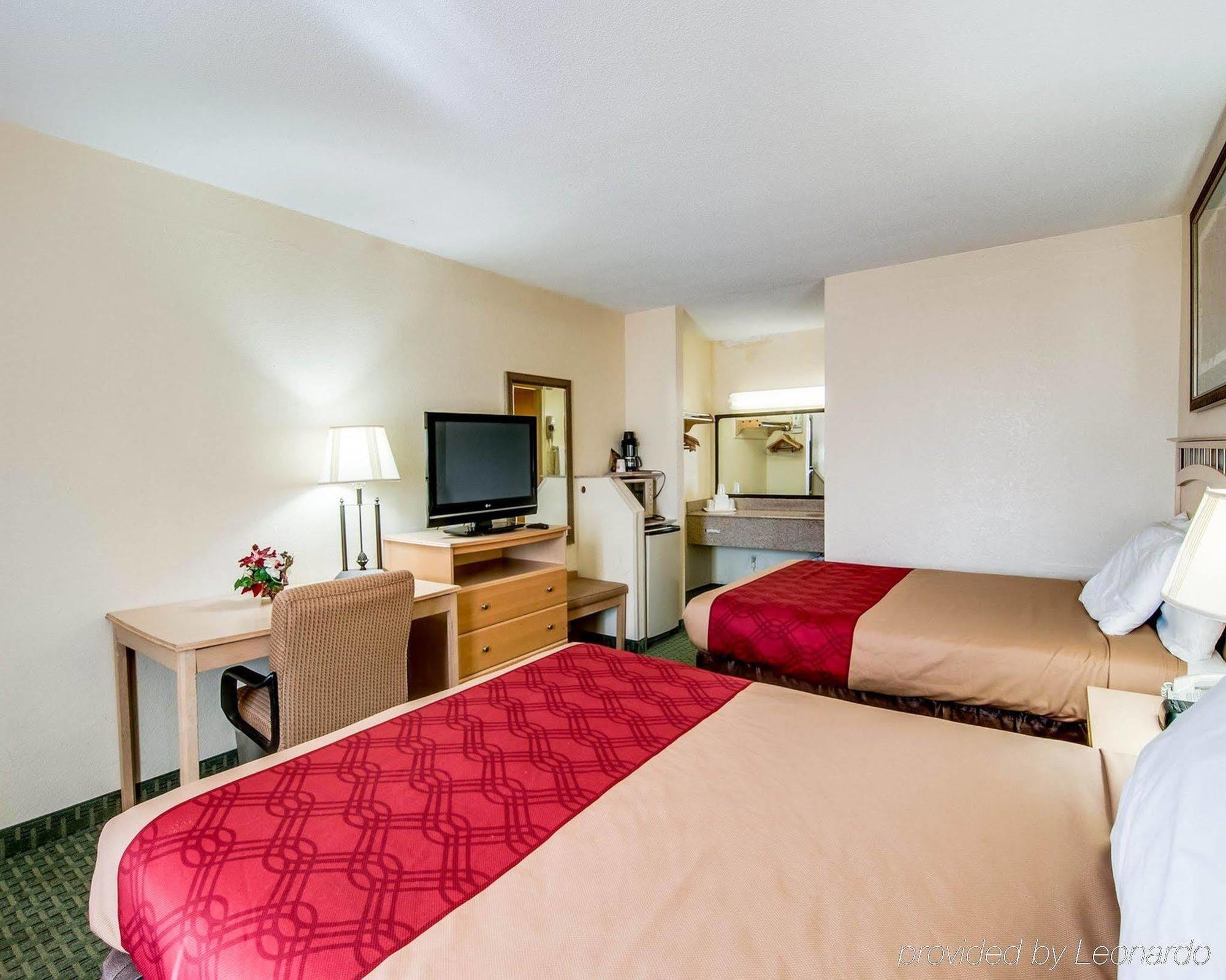 Econo Lodge Christiansburg-Blacksburg I-81 Esterno foto