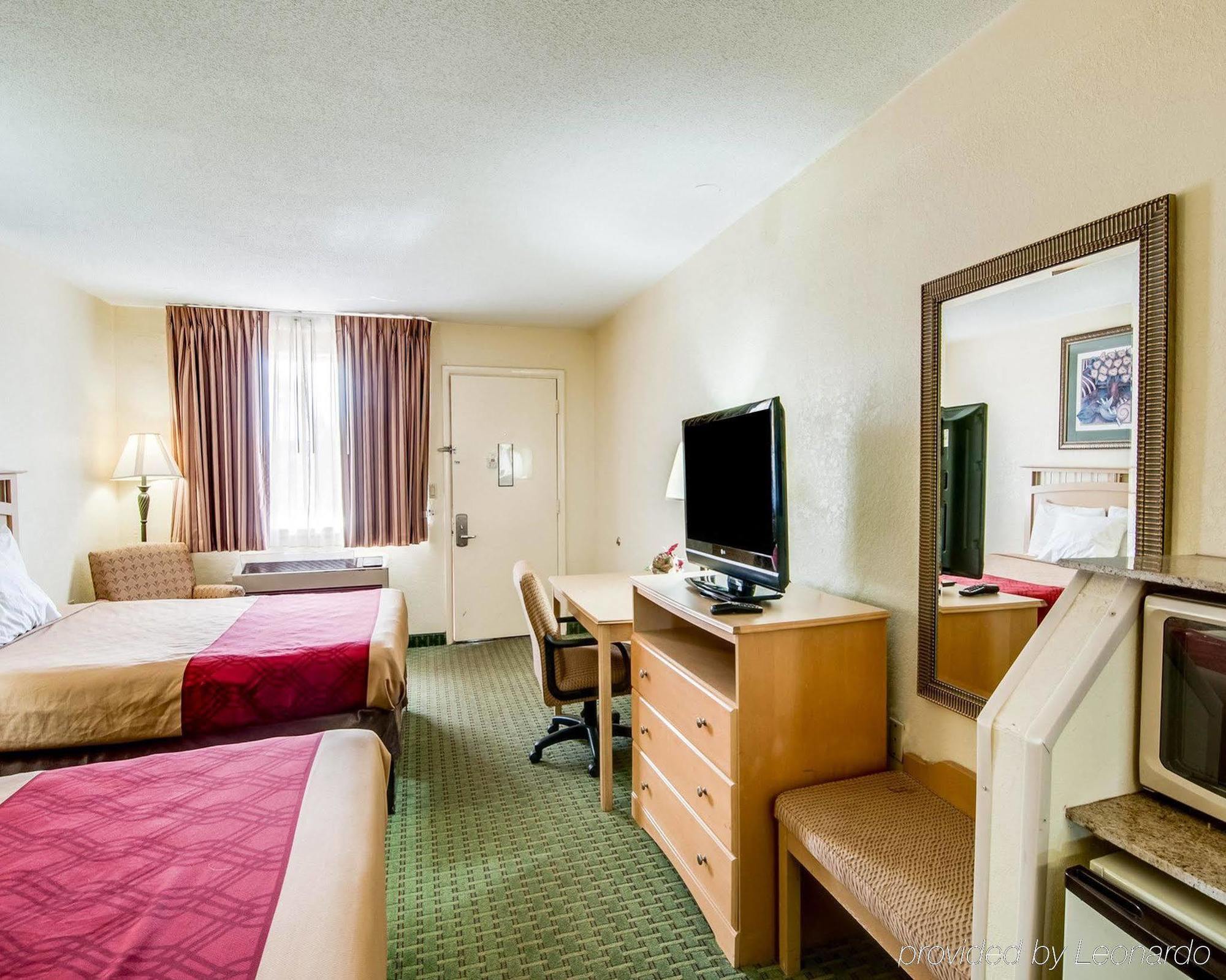 Econo Lodge Christiansburg-Blacksburg I-81 Esterno foto