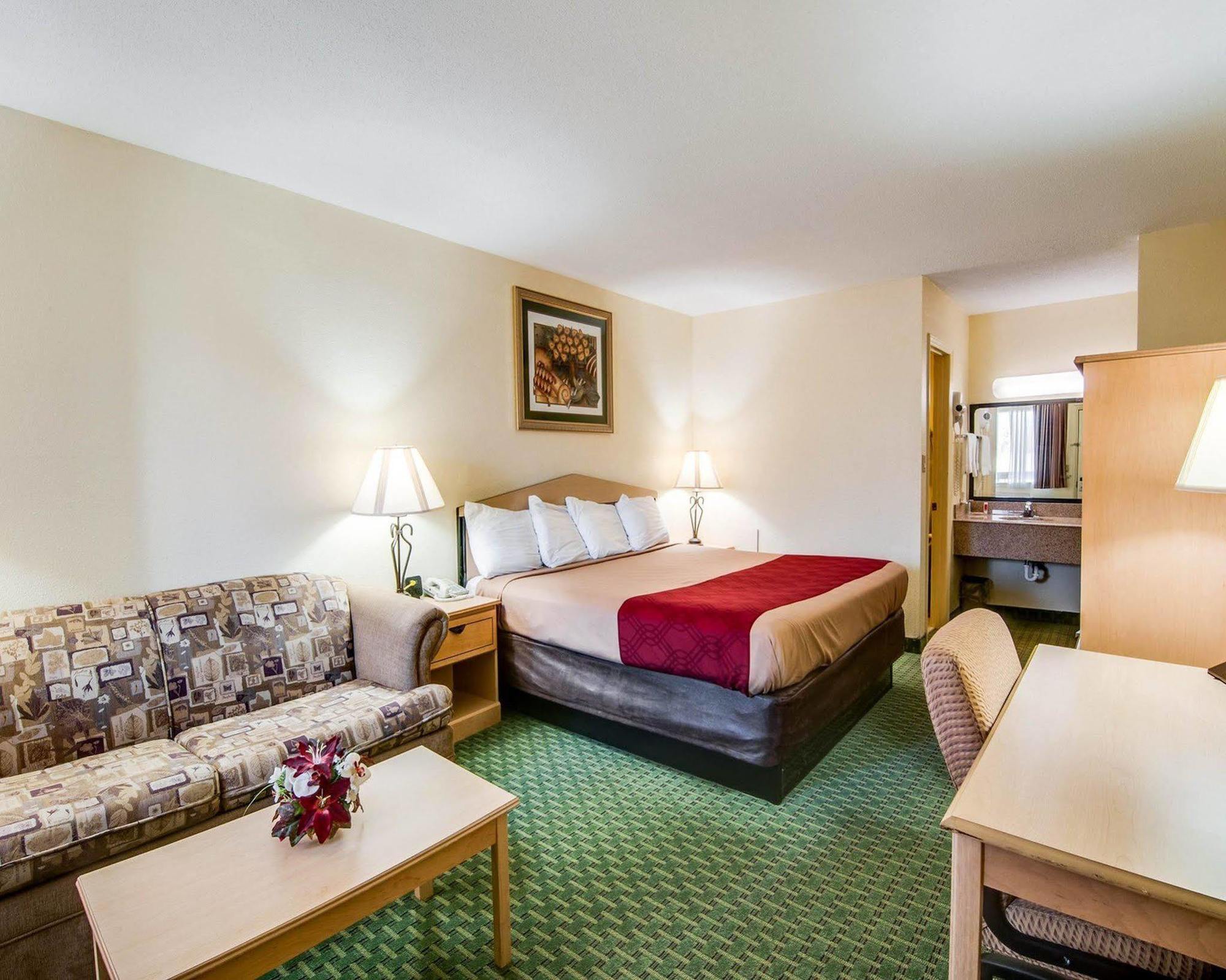 Econo Lodge Christiansburg-Blacksburg I-81 Esterno foto